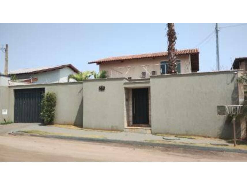 Foto 3 de 15: Casa em leilão em Ituiutaba - MG — Casa à venda em leilão