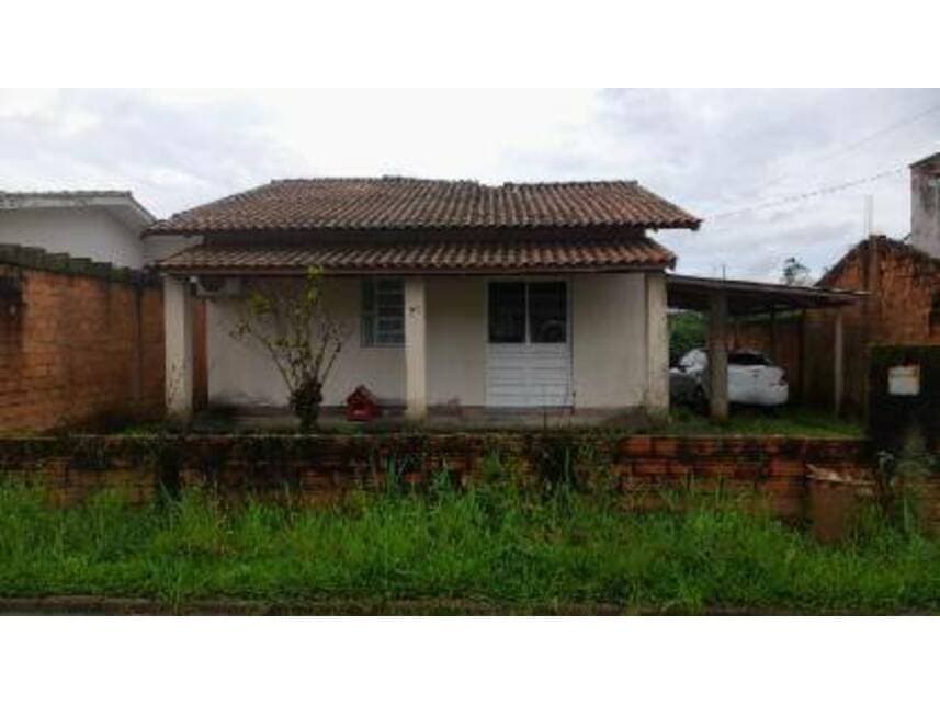 Casa em leilão em Tubarão - SC — Casa à venda em leilão