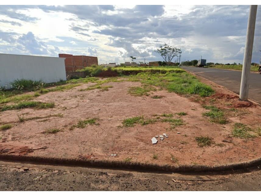 Terreno em leilão em Piacatu - SP — Terreno à venda em leilão