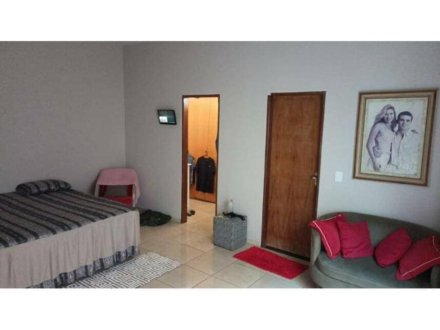 Foto 10 de 15: Casa em leilão em Ituiutaba - MG — Casa à venda em leilão