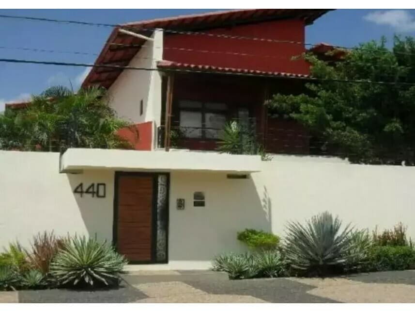 Casa em leilão em Teresina - PI — Sobrado à venda em leilão