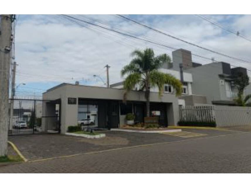 Casa em leilão em Porto Alegre - RS — Casa à venda em leilão