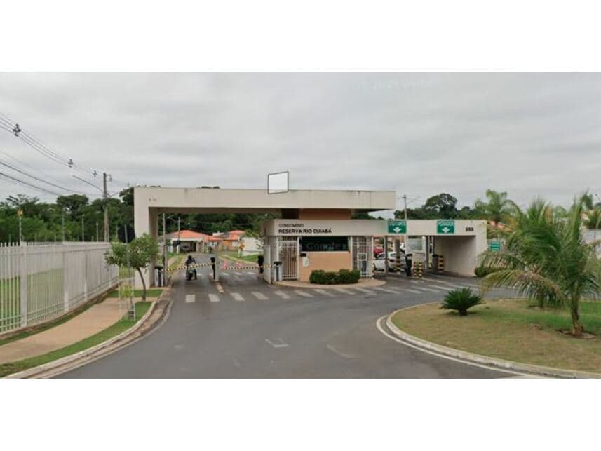 Casa em leilão em Cuiabá - MT — Casa à venda em leilão