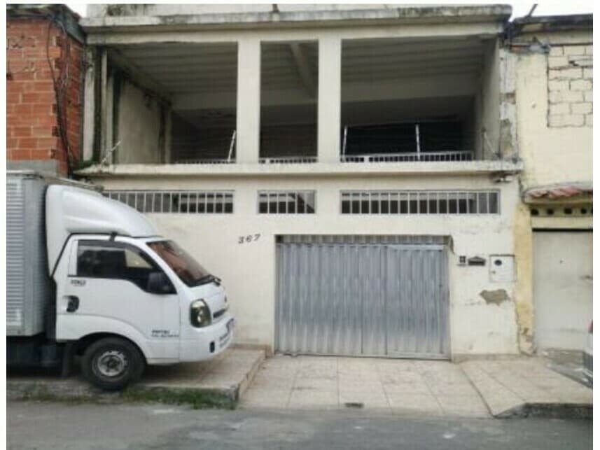 Casa em leilão em Nilópolis - RJ — Casa à venda em leilão