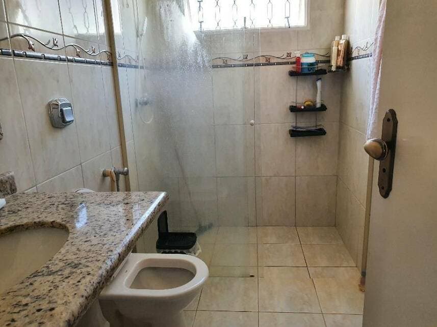 Foto 8 de 15: Casa em leilão em Ourinhos - SP — Casa à venda em leilão
