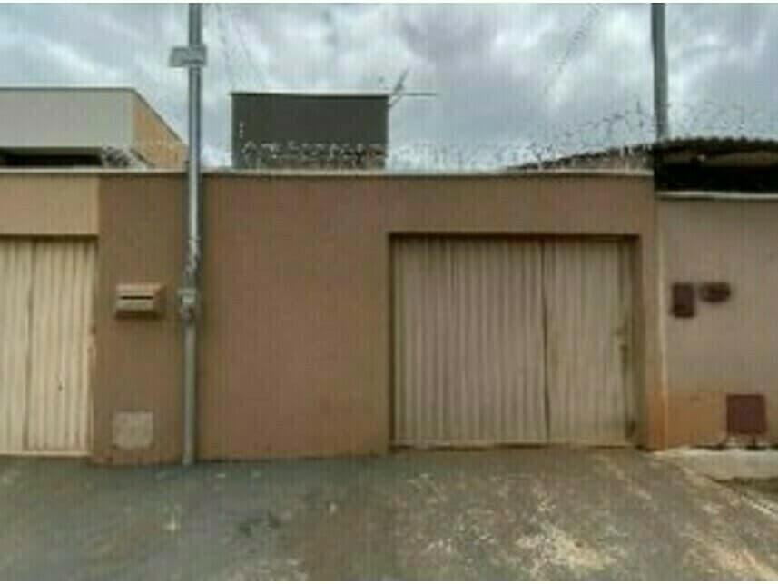 Casa em leilão em Trindade - GO — Casa à venda em leilão