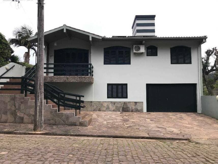Casa em leilão em Estrela - RS — Casa à venda em leilão