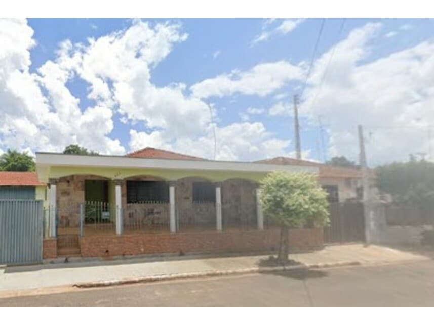Casa em leilão em Santa Ernestina - SP — Casa à venda em leilão