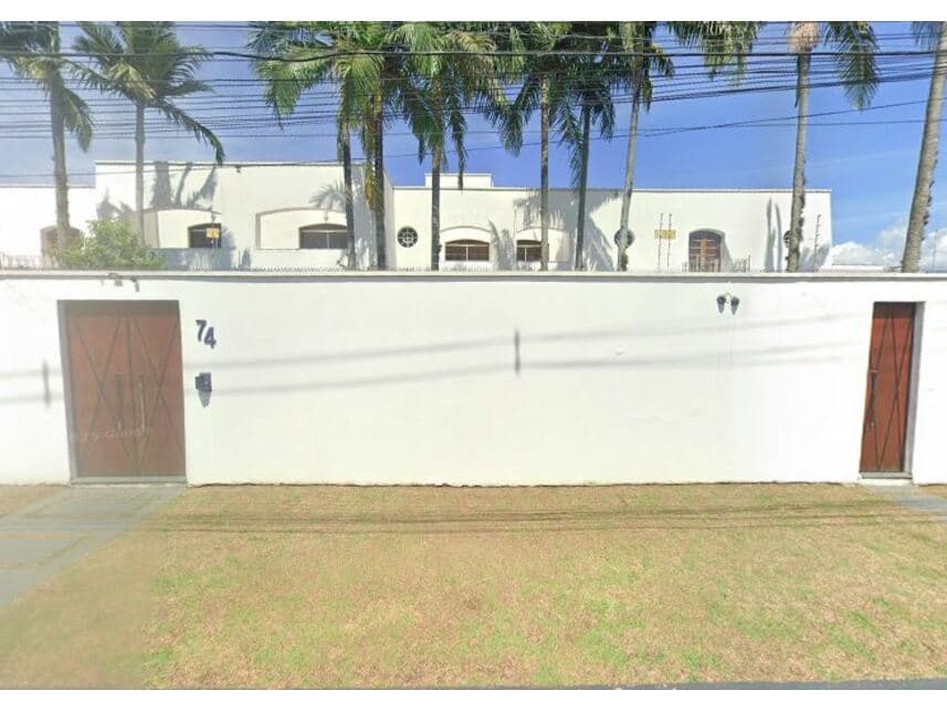 Casa em leilão em Lorena - SP — Casa à venda em leilão