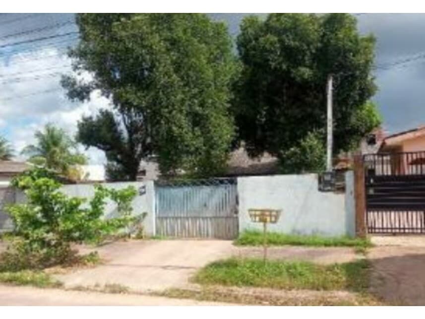 Casa em leilão em Sinop - MT — Casa à venda em leilão