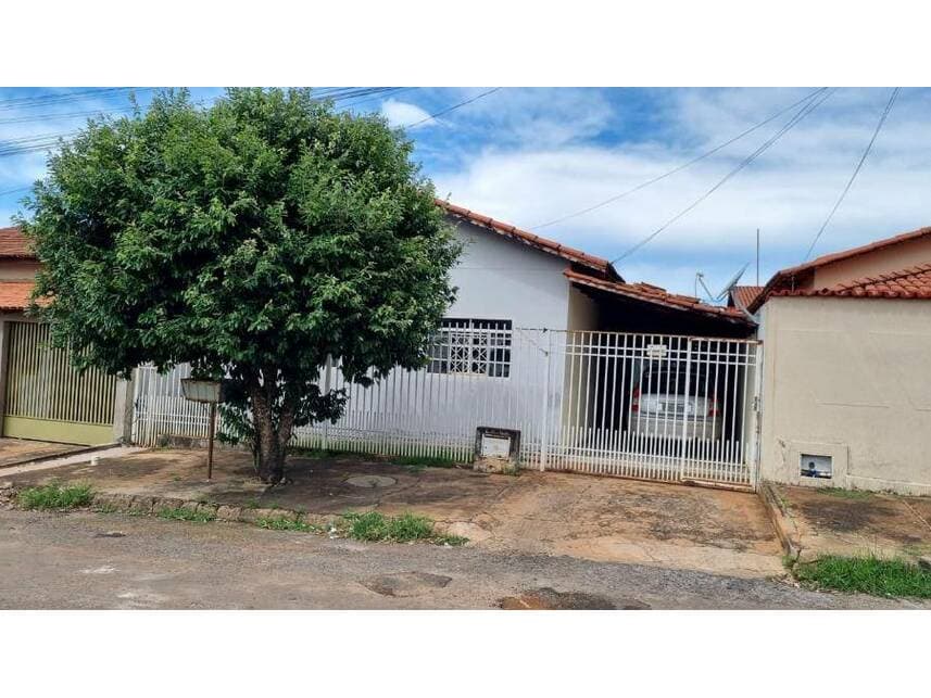 Foto 1 de 15: Casa em leilão em Iporá - GO — Casa à venda em leilão