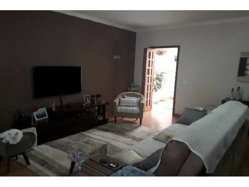 Foto 3 de 13: Casa em leilão em Valinhos - SP — Casa à venda em leilão