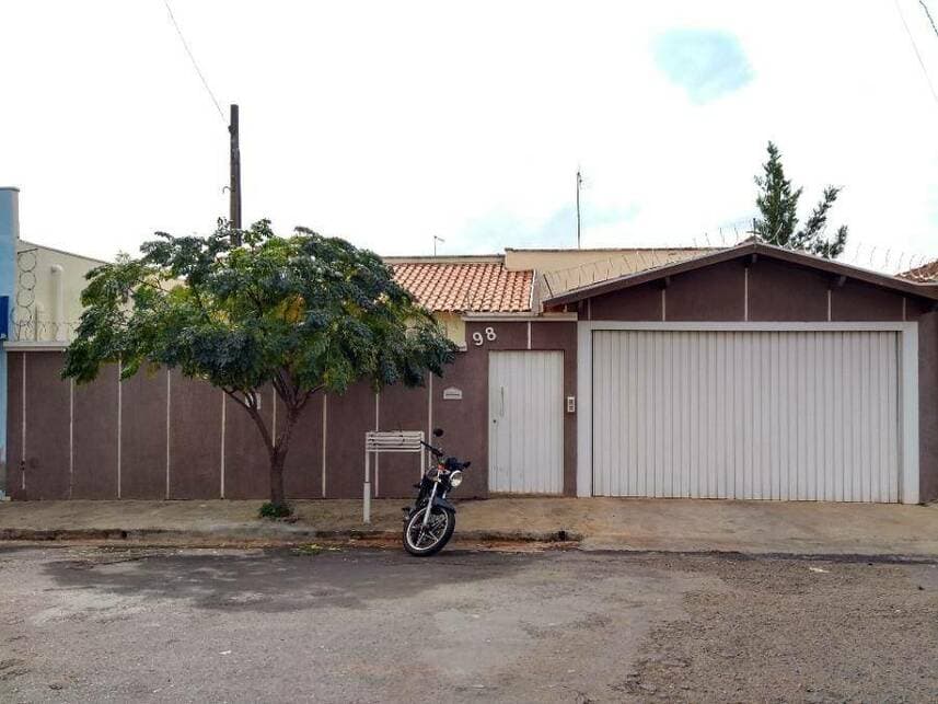 Foto 1 de 20: Casa em leilão em Cafelândia - SP — Casa à venda em leilão
