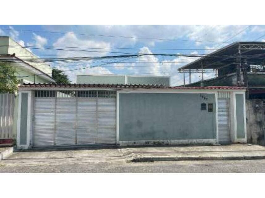 Foto 1 de 13: Casa em leilão em Nilópolis - RJ — Casa à venda em leilão