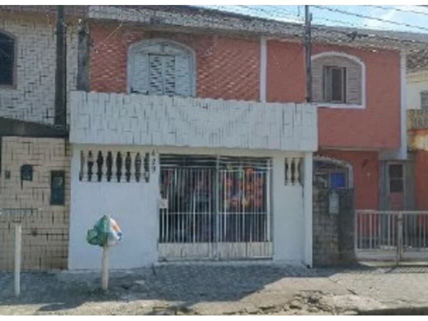 Casa em leilão em São Vicente - SP — Casa à venda em leilão