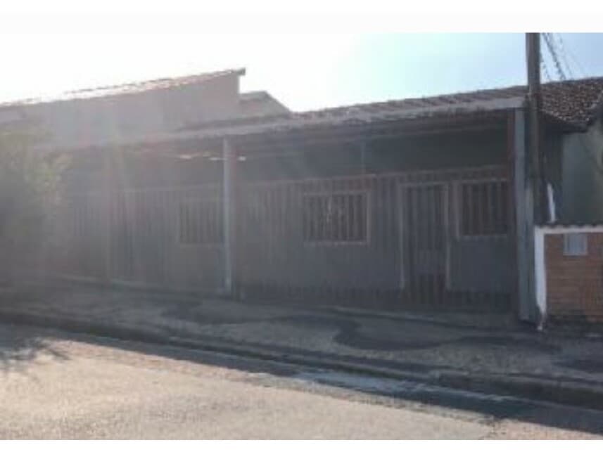 Casa em leilão em Valinhos - SP — Casa à venda em leilão