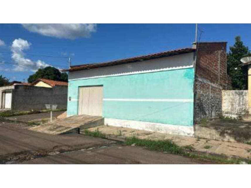 Casa em leilão em Caxias - MA — Casa à venda em leilão