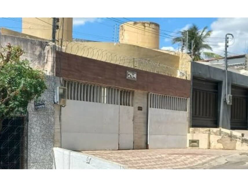Casa em leilão em Sobral - CE — Casa à venda em leilão