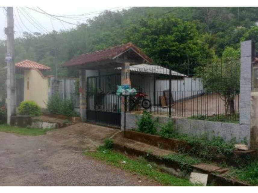 Casa em leilão em Guapimirim - RJ — Casa à venda em leilão