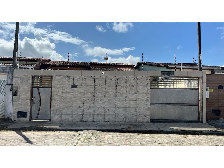 Foto 1 de 5: Casa em leilão em Esplanada - BA — Casa à venda em leilão