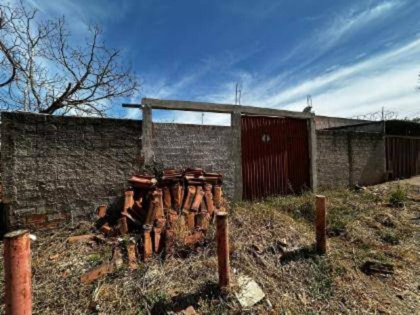 Foto 1 de 2: Casa em leilão em Trindade - GO — Casa à venda em leilão