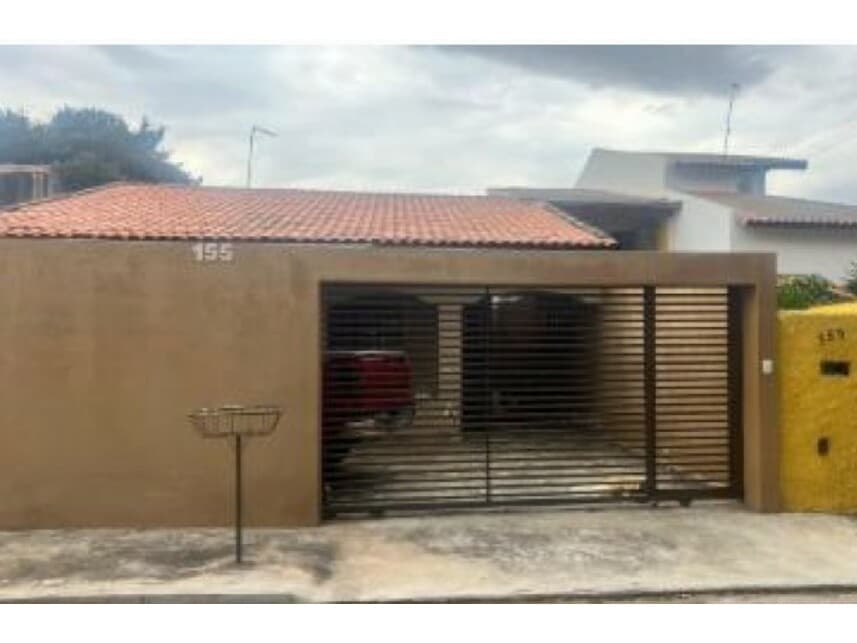 Casa em leilão em Boituva - SP — Casa à venda em leilão