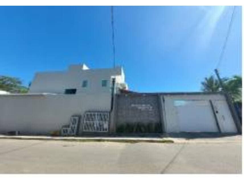 Foto 3 de 3: Casa em leilão em Lauro De Freitas - BA — Casa à venda em leilão
