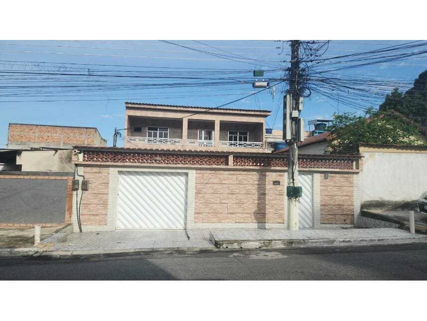 Casa em leilão em Queimados - RJ — Casa à venda em leilão