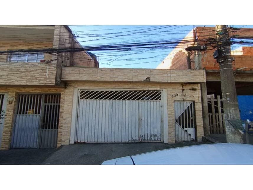 Casa em leilão em Suzano - SP — Casa à venda em leilão