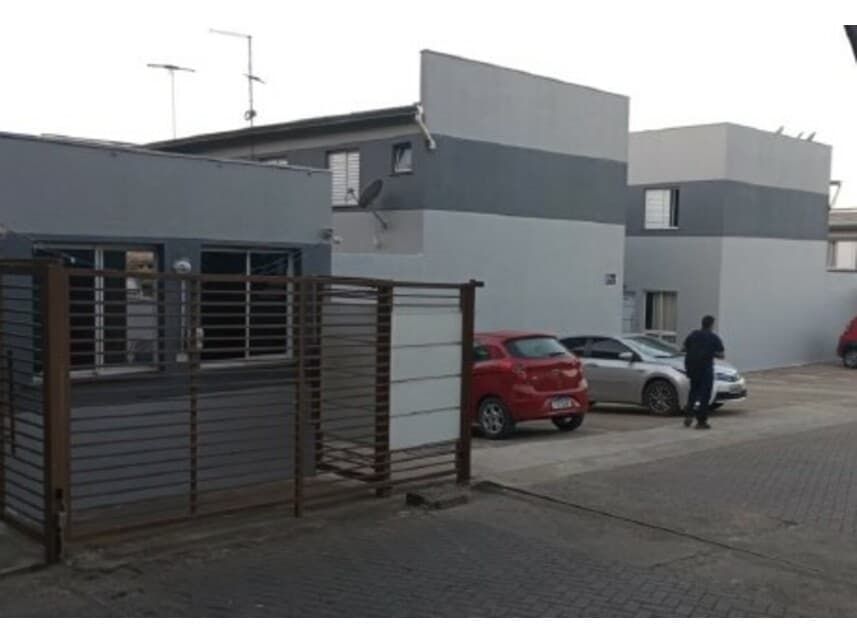 Casa em leilão em Cotia - SP — Casa à venda em leilão