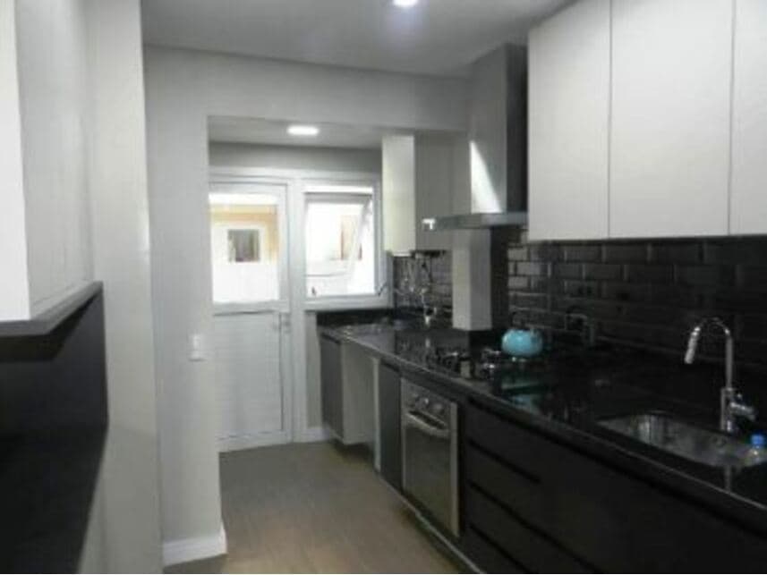 Foto 5 de 10: Casa em leilão em Canoas - RS — Casa à venda em leilão