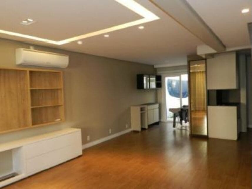 Foto 4 de 10: Casa em leilão em Canoas - RS — Casa à venda em leilão