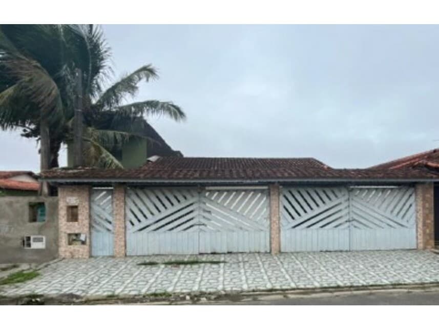 Casa em leilão em Itanhaém - SP — Casa à venda em leilão