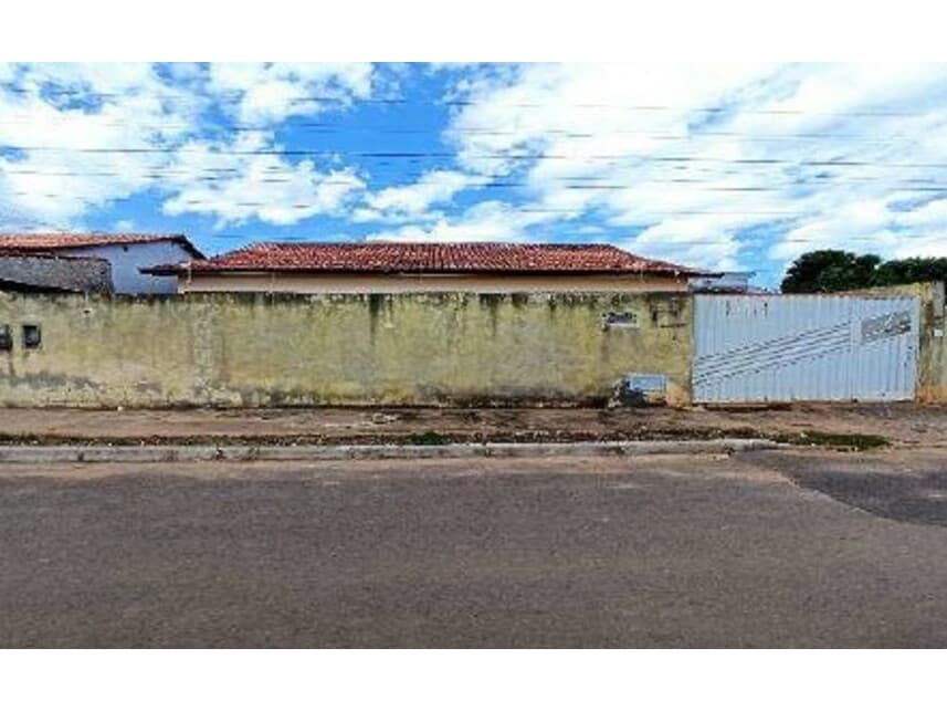 Casa em leilão em Barreiras - BA — Casa à venda em leilão