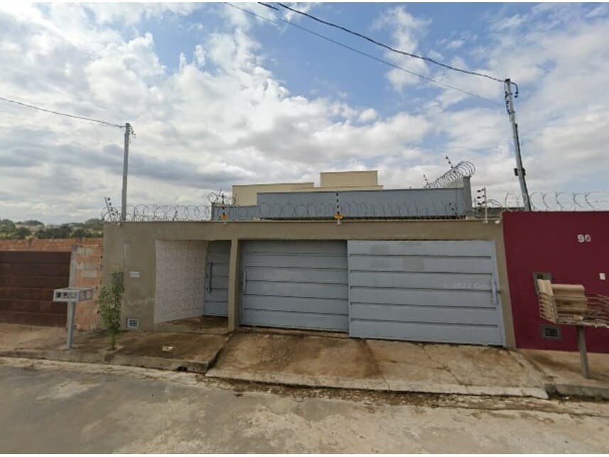 Casa em leilão em Lagoa Da Prata - MG — Casa à venda em leilão