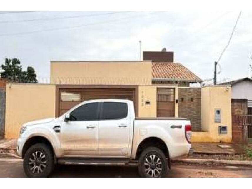 Casa em leilão em Ribas Do Rio Pardo - MS — Casa à venda em leilão