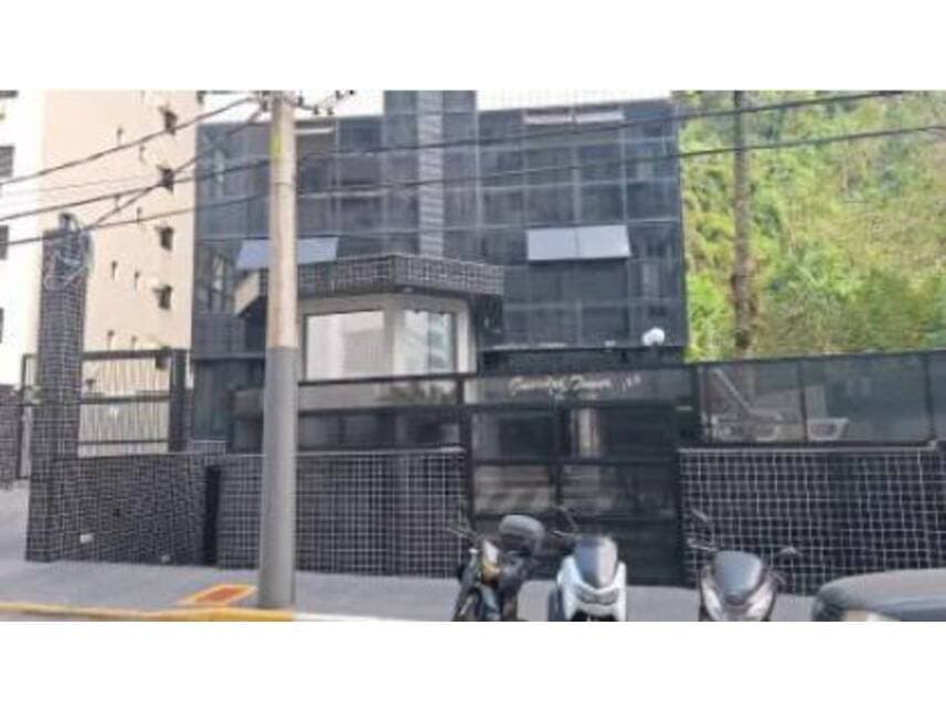 Apartamento em leilão em Guarujá - SP — Apartamento à venda em leilão