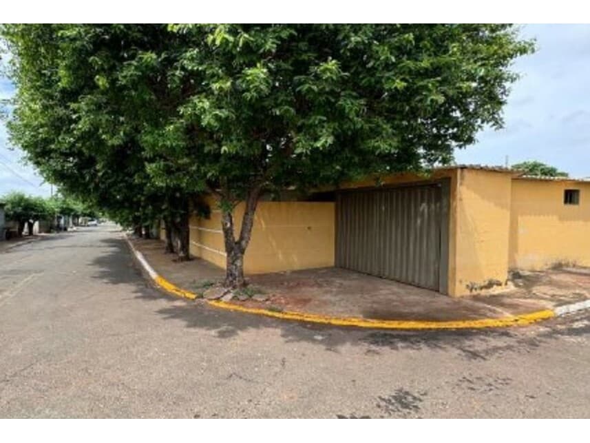 Casa em leilão em Urânia - SP — Casa à venda em leilão