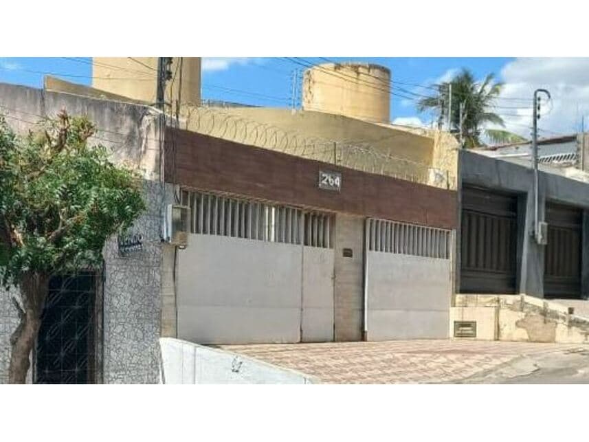 Casa em leilão em Sobral - CE — Casa à venda em leilão
