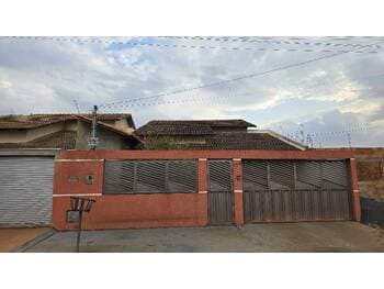 Casa em leilão em Santa Helena De Goiás - GO — Leilão extrajudicial de Casa em Santa Helena De Goiás/GO - Parque Residencial Isaura