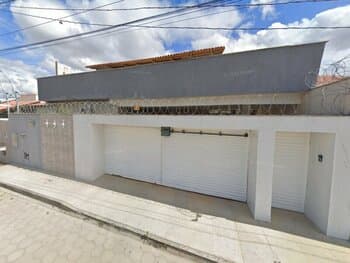 Casa em leilão em Nanuque - MG — Leilão extrajudicial de Casa em Nanuque/MG - Village Vista Linda