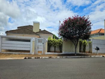 Casa em leilão em Piacatu - SP, bairro Centro — Leilão extrajudicial de Casa em Piacatu/SP - Centro