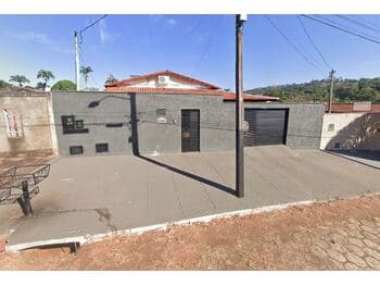 Casa em leilão em Ceres - GO, bairro Centro — Leilão extrajudicial de Casa em Ceres/GO - Centro