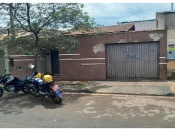 Casa em leilão em Ituiutaba - MG — Leilão extrajudicial de Casa em Ituiutaba/MG - Res. Portal dos Ipês