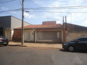 Casa em leilão em Araraquara - SP, bairro Jardim das Roseiras — Leilão judicial de Casa em Araraquara/SP - Jardim das Roseiras