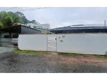 Casa em leilão em Blumenau - SC, bairro Velha — Leilão extrajudicial de Casa em Blumenau/SC - Velha