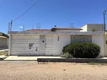 Casa em leilão em Picos - PI, bairro Ipueiras — Leilão extrajudicial de Casa em Picos/PI - Ipueiras