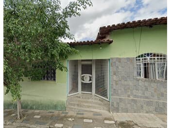 Casa em leilão em Nanuque - MG, bairro Centro — Leilão extrajudicial de Casa em Nanuque/MG - Centro