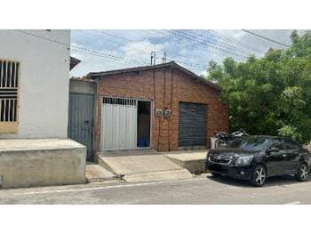 Casa em leilão em Jaguaretama - CE, bairro Padre Sebastiao Marleno — Leilão extrajudicial de Casa em Jaguaretama/CE - Padre Sebastião Marleno