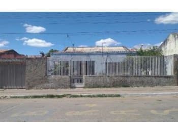 Casa em leilão em Juazeiro Do Norte - CE, bairro Vila Padre Cícero — Leilão extrajudicial de Casa em Juazeiro do Norte/CE - Vila Padre Cícero